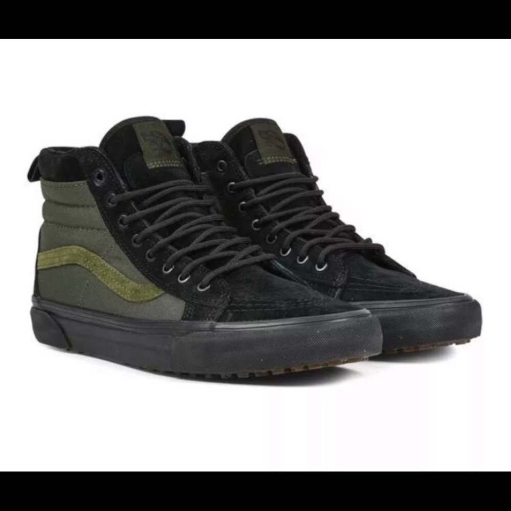 Vans MTE size 8 high top black and green shoes